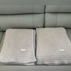BAREFOOT DREAMS Cozy chick tan blankets (2)